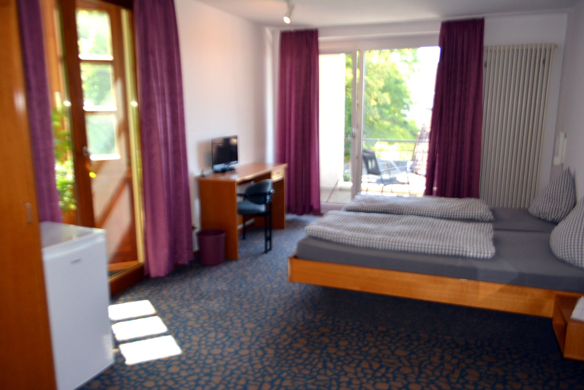 Zum Mieten: Schönes, grosses und barrierefreies Studio-Zimmer in kleiner Hotelanlage im schönen Bad Bellingen!